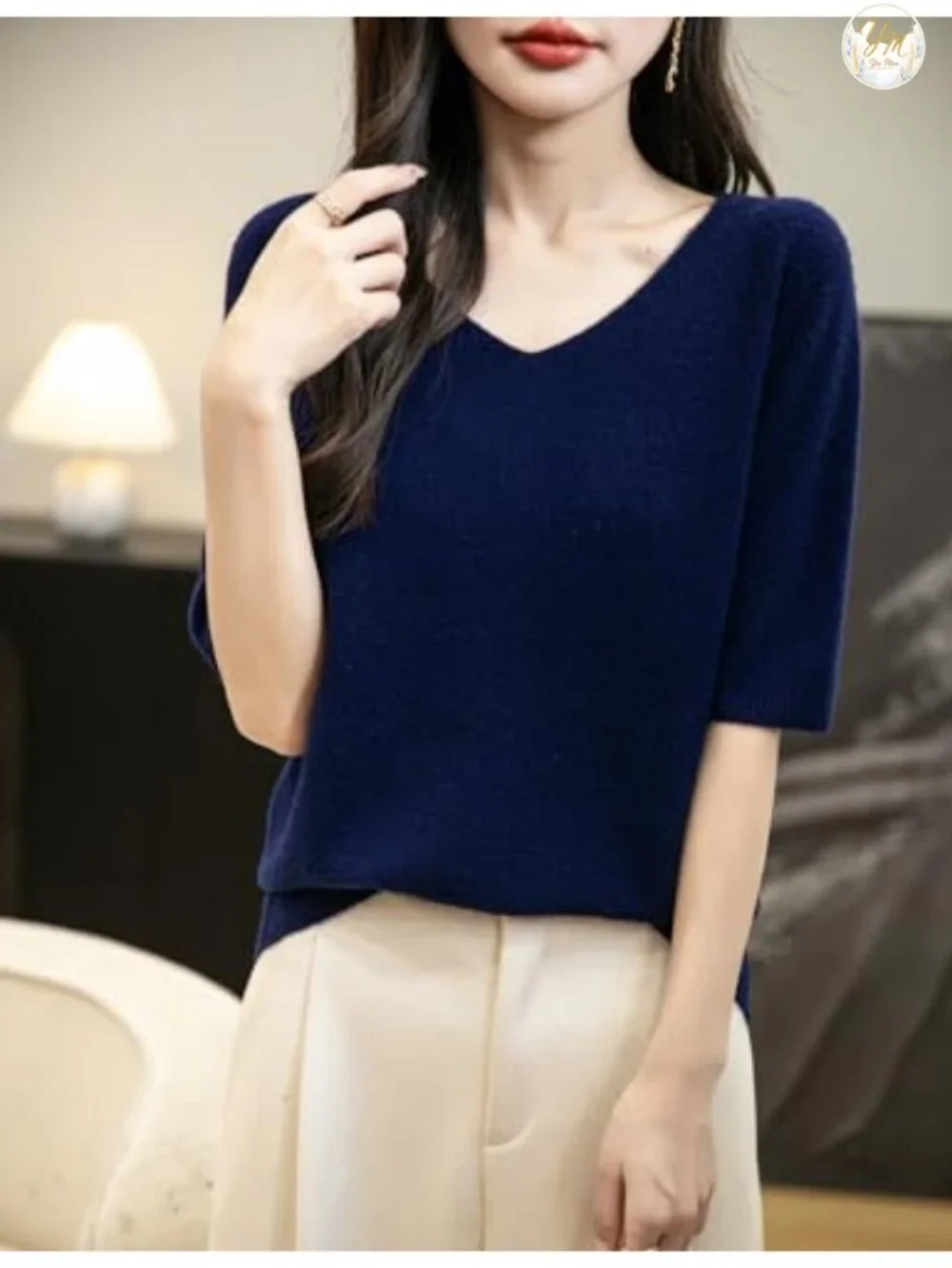 100% Merino Wool Seamless Knit V-Neck Short Sleeve Sweater